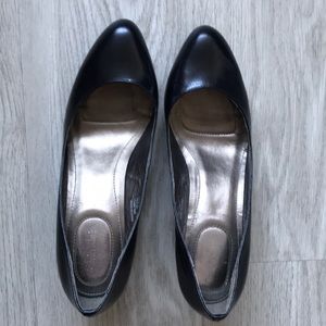 Calvin Klein Paxter classic black pumps